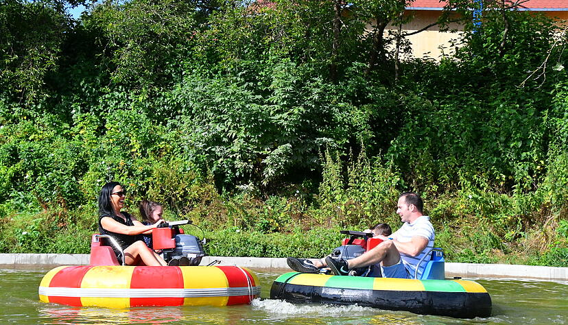 Wer trifft wen zuerst? Foto: Schwaben Park Wer trifft wen zuerst? Foto: Schwaben Park