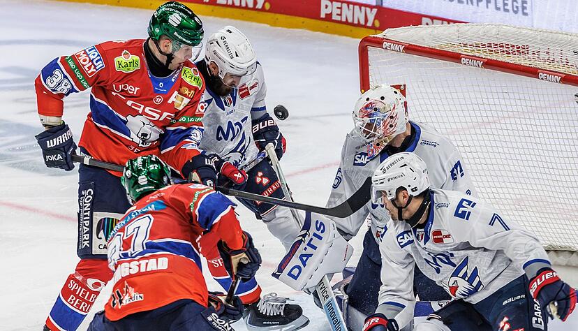 In den Eisb&auml;ren Berlin und den Adler Mannheim stehen sich die erfolgreichsten beiden Clubs seit DEL-Gr&uuml;ndung im Finale gegen&uuml;ber. (Archivbild).
