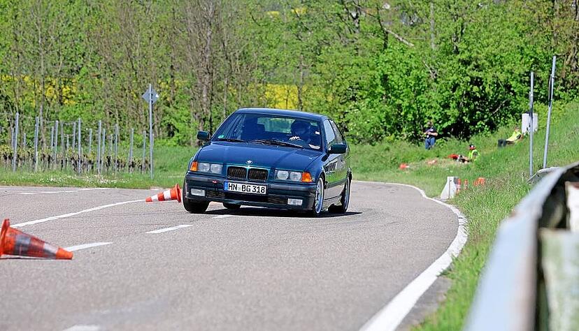 Der Abstatter Pascal Nikodem, hier im BMW 318ti E36 vor einem Monat beim Slalom auf dem Heilbronner Wolfszipfel, geht auch in Öhringen an den Start.