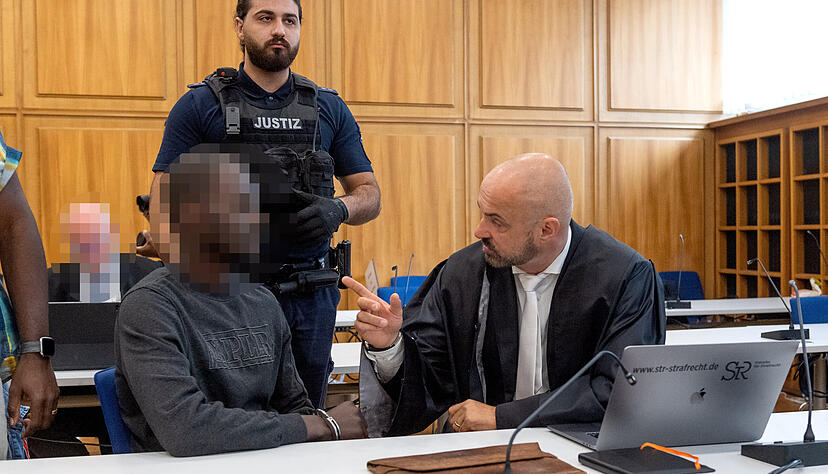 Ein 28-Jähriger soll in Schwäbisch Hall seinen zehn Monate alten Sohn erschlagen haben: Prozessauftakt, Landgericht Heilbronn