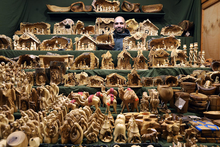 An einigen Ständen auf dem Heilbronner Weihnachtsmarkt wird Handwerkskunst angeboten. An einigen Ständen auf dem Heilbronner Weihnachtsmarkt wird Handwerkskunst angeboten.