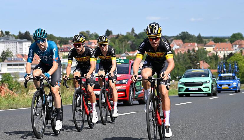 Nick Bangert (rechts) aus Horkheim war bei der Deutschland-Tour durch Heilbronn der Lokalheld. Hier im Trikot vom Team Lotto Kern-Haus PSD Bank.