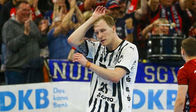 Enttäuschung beim Kieler Eric Johansson nach der Niederlage im 113. Schleswig-Holstein-Derby.
