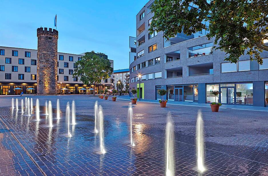 Ende gut, alles gut: Der Heilbronner Platz am Bollwerksturm erntet in der Planungsphase viel Kritik. Das Ergebnis hat auch die Juroren überzeugt. Foto: Christina Kratzenberg