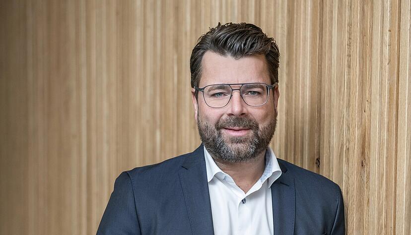 Oliver Hoffmanns künftiger Job als Generalbevollmächtigter für den Formel 1-Einstieg von Audi ist eine neue Chance für den 47-Jährigen, sein Können unter Beweis zu stellen, meint unser Autor. Oliver Hoffmanns künftiger Job als Generalbevollmächtigter für den Formel 1-Einstieg von Audi ist eine neue Chance für den 47-Jährigen, sein Können unter Beweis zu stellen, meint unser Autor.