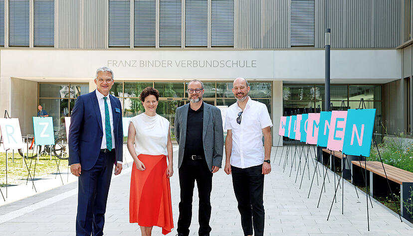 Oberbürgermeister Steffen Hertwig, Rektorin Antje David und die Architekten Oliver Braun und Florian Gruner (von links) bei der Einweihung der Franz-Binder-Schule in Neckarsulm. Oberbürgermeister Steffen Hertwig, Rektorin Antje David und die Architekten Oliver Braun und Florian Gruner (von links) bei der Einweihung der Franz-Binder-Schule in Neckarsulm.