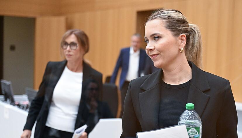 Eve Laur, die Schwester von Rouven Laur, sprach beim Verfahren nach der Messerattacke auf dem Mannheimer Marktplatz von ihrer Beziehung zu ihrem getöteten Bruder. Eve Laur, die Schwester von Rouven Laur, sprach beim Verfahren nach der Messerattacke auf dem Mannheimer Marktplatz von ihrer Beziehung zu ihrem getöteten Bruder.