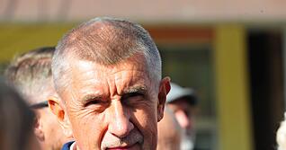 Der tschechische Milliardär und Gründer der Partei ANO, Andrej Babis, bei einem Wahlkampfauftritt im Prager Stadtteil Modrany. (Archivbild)