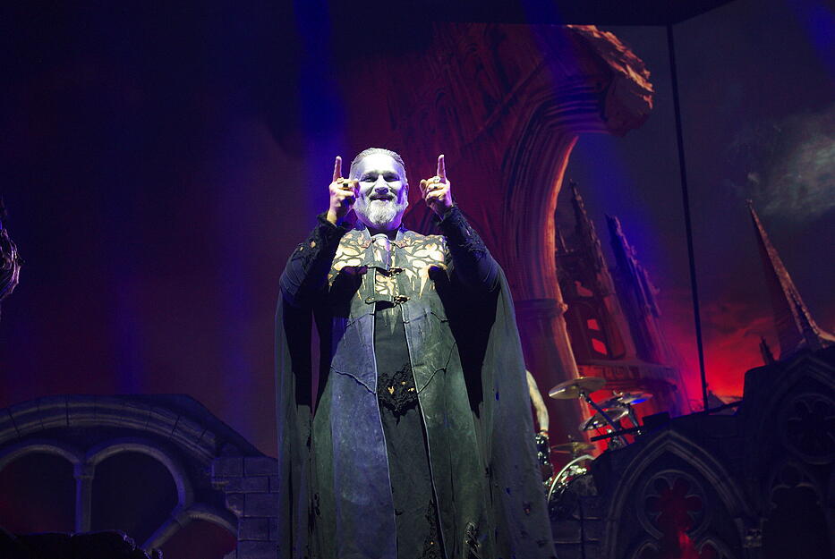 Mit Erfolg: Die Stuttgarter Schleyerhalle ist mit knapp 11.000 Besuchern nahezu ausverkauft. Mit Erfolg: Die Stuttgarter Schleyerhalle ist mit knapp 11.000 Besuchern nahezu ausverkauft.