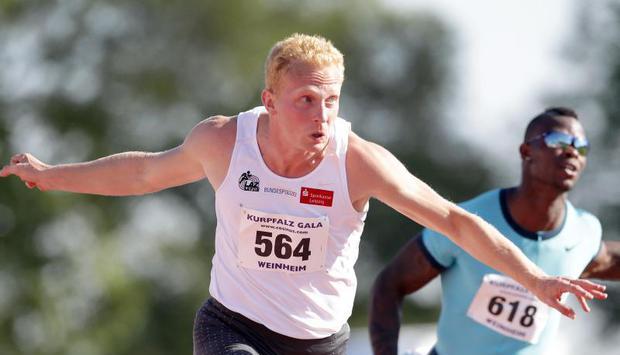 Martin Keller sprintet die 100 Meter in Weinheim in 10,07 Sekunden. Foto: Michael Deines Martin Keller sprintet die 100 Meter in Weinheim in 10,07 Sekunden. Foto: Michael Deines