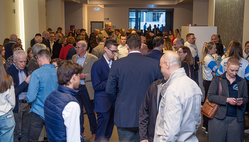 Die 360 G&auml;ste beim Fest des Sports haben sich "Unter der Pyramide" in der Kreissparkasse Heilbronn wohlgef&uuml;hlt.