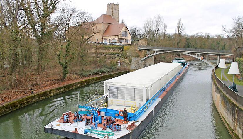 Testfahrt: Die EnBW hat bereits Ende Februar geprobt, wie der Castortransport per Schiff funktioniert. Foto: Archiv/Bosch Testfahrt: Die EnBW hat bereits Ende Februar geprobt, wie der Castortransport per Schiff funktioniert. Foto: Archiv/Bosch