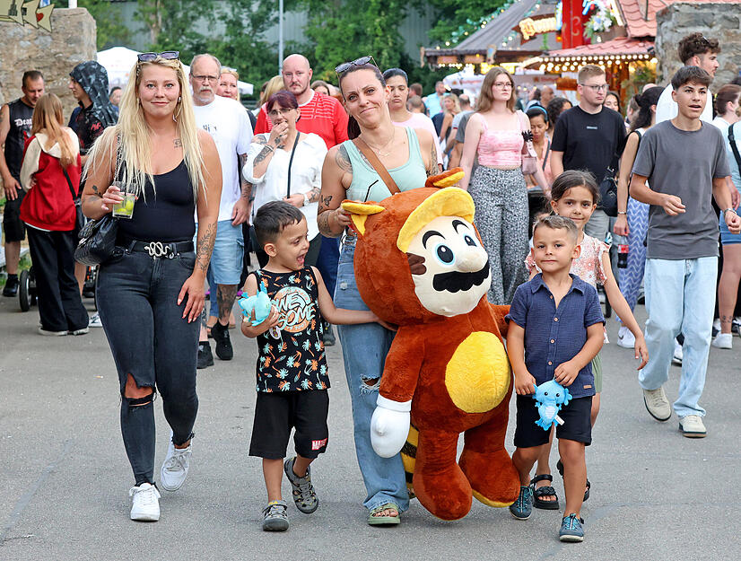 Beim 1060. Talmarkt ist in Bad Wimpfen viel los. Egal ob Kr&auml;merstand oder Riesenrad, f&uuml;r Jung und Alt ist viel geboten.