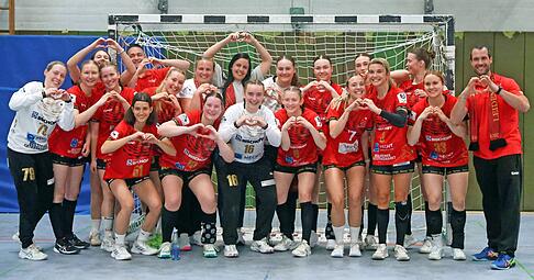 Ein Fotomotiv, das es so nicht mehr gibt: Zahlreiche Leistungstr&auml;gerinnen sowie Trainer Michael Walter (ganz rechts) verlassen die SG Schozach-Bottwartal.