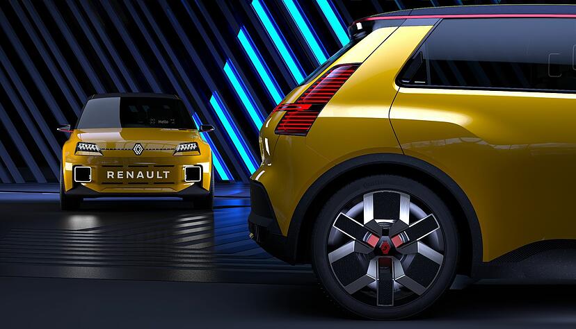 Blick zurück und nach vorn: Renault greift die Formen des Kult-Kleinwagens R5 wieder auf und schickt sie beim R5 E-Tech in eine elektrische Zukunft.