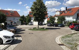 In dieser Sackgasse mit dem Wendekreisel wurde das Auto gestohlen. Foto: Adrian Hoffmann