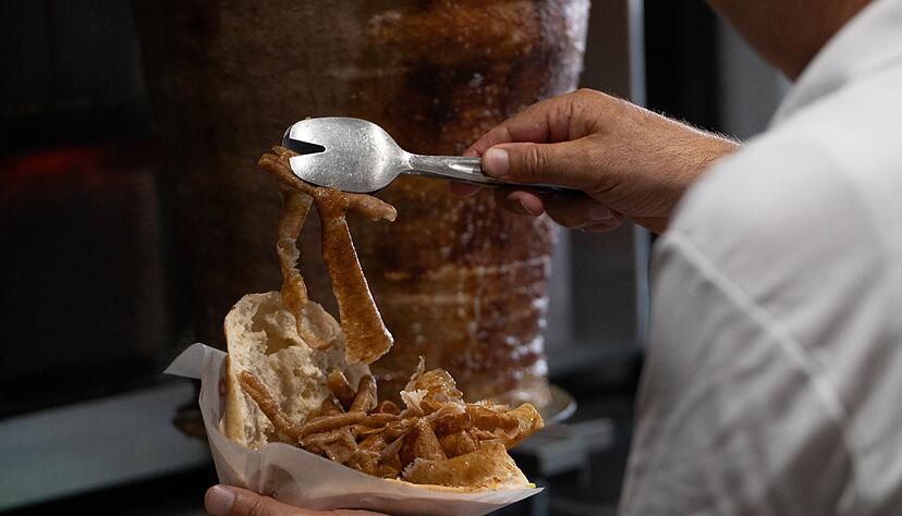 D&ouml;nerspie&szlig; der Firma Birtat - Verhandlungen &uuml;ber Tarifvertrag sollen laut Gewerkschaft weitergehen. (Archivbild)