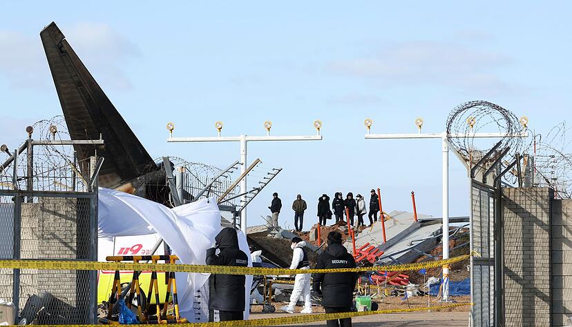 Die Polizei durchsuchte den Flughafen und das B&uuml;ro der betroffenen Airline.