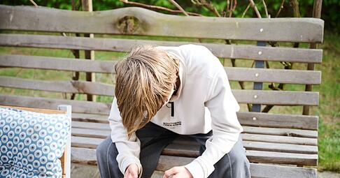 Australien setzt mit einem Social-Media-Verbot f&uuml;r Unter-16-J&auml;hrige weltweit ein Zeichen: Die Debatte um Altersgrenzen gewinnt an Fahrt.