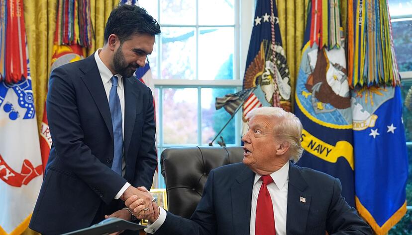Ein Handschlag zwischen politischen Gegnern: Mamdani und Trump verstanden sich vor laufenden Kameras erstaunlich gut. Ein Handschlag zwischen politischen Gegnern: Mamdani und Trump verstanden sich vor laufenden Kameras erstaunlich gut.
