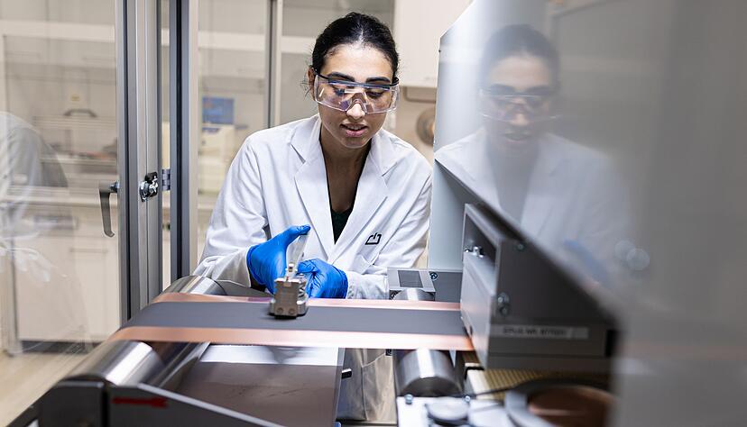 Noch sind die St&uuml;ckzahlen bescheiden: Nur einige Hundert Batteriezellen pro Tag verlassen anfangs das Werk.