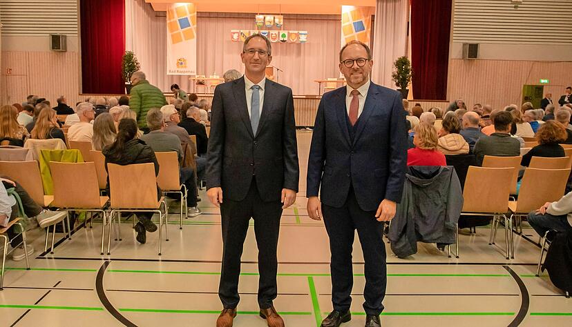 Sebastian Frei als Amtsinhaber (links) und Christian Schultz als Herausforderer im Vorfeld der Kandidatenvorstellung zur OB-Wahl in Bad Rappenau.
Foto: Helmut Melchert Sebastian Frei als Amtsinhaber (links) und Christian Schultz als Herausforderer im Vorfeld der Kandidatenvorstellung zur OB-Wahl in Bad Rappenau.
Foto: Helmut Melchert