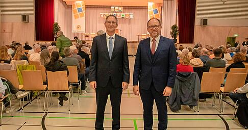 Sebastian Frei als Amtsinhaber (links) und Christian Schultz als Herausforderer im Vorfeld der Kandidatenvorstellung zur OB-Wahl in Bad Rappenau.
Foto: Helmut Melchert