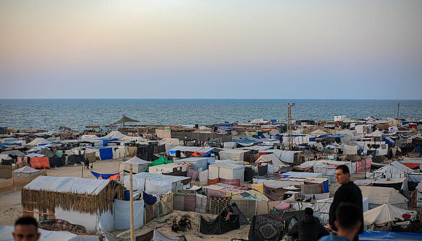 Israel m&ouml;chte hunderttausende Pal&auml;stinenser aus der Zeltstadt von Al-Mawasi in ein neu zu errichtendes Lager verlegen. (Archivbild)