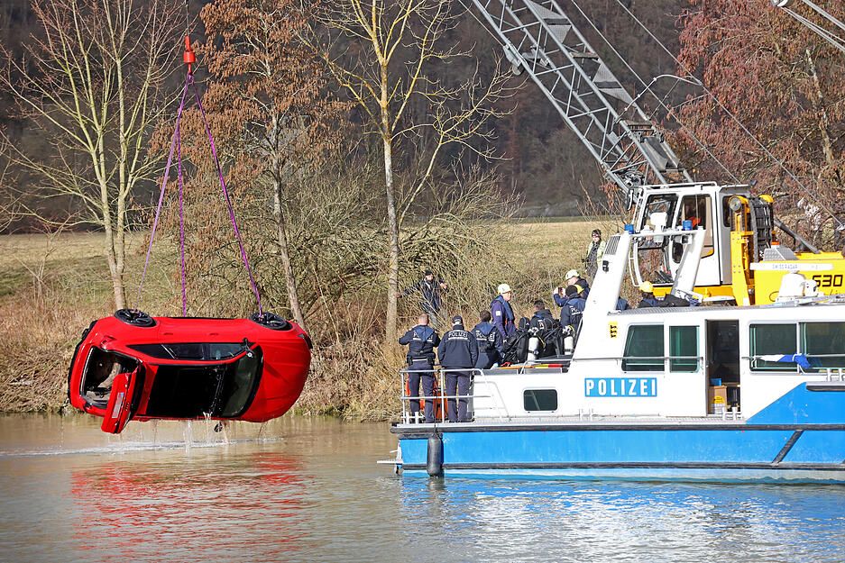 Bergung gesunkenes Auto bei Gundelsheim