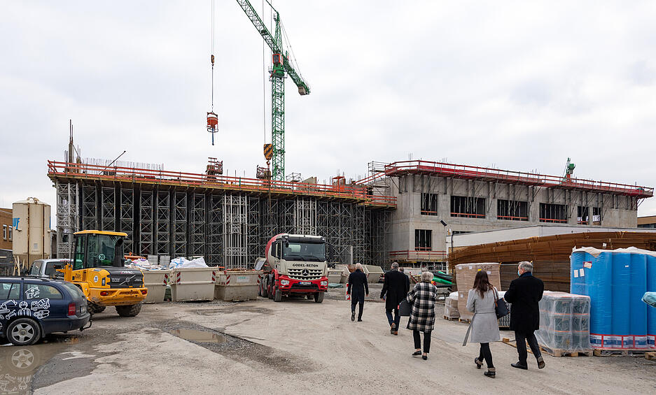 SLK-Rohbau: Rundgang mit Landrat und OB