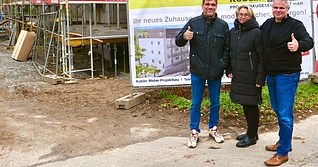 K&uuml;bler Weber Projektbau informiert bei einer Baustellenbesichtigung am 14. Dezember &uuml;ber das Projekt &bdquo;Service -Wohnen in Schwabbach&ldquo;