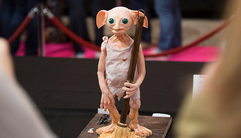Der Dobby-Kult treibt nicht nur in Großbritannien wilde Blüten: Auch hierzulande gibt es Fans, die dem Harry-Potter-Hauself huldigen - beispielsweise in Torten-Form. (Archivbild) Der Dobby-Kult treibt nicht nur in Großbritannien wilde Blüten: Auch hierzulande gibt es Fans, die dem Harry-Potter-Hauself huldigen - beispielsweise in Torten-Form. (Archivbild)
