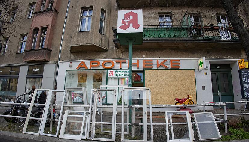 Diese Apotheke wurde teils zerstört.
