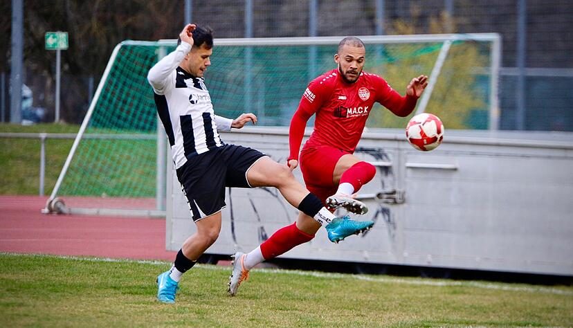 Robin Dörner (links) zieht sich im Derby gegen Türkspor Neckarsulm einen Muskelfaserriss zu und fehlt dem VfR Heilbronn in den nächsten Partien.