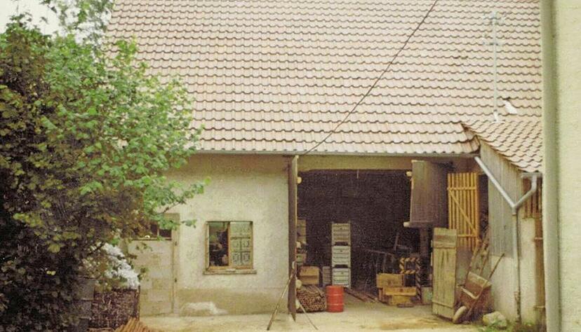 Hier fing alles an: In einer ehemaligen Scheune mit Kuhstall in Sindeldorf gr&uuml;ndeten drei Hohenloher das Unternehmen AWS.