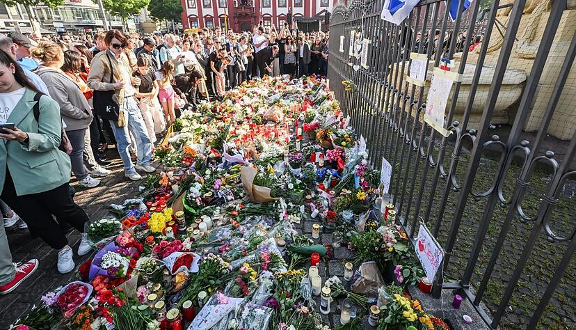 Nach dem tödlichen Messerangriff in Mannheim gab es bundesweit viele Beileidsbekundungen. Nach dem tödlichen Messerangriff in Mannheim gab es bundesweit viele Beileidsbekundungen.