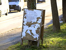 Wahlplakate sind immer wieder Zielscheibe von Vandalismus. (Symbolbild)