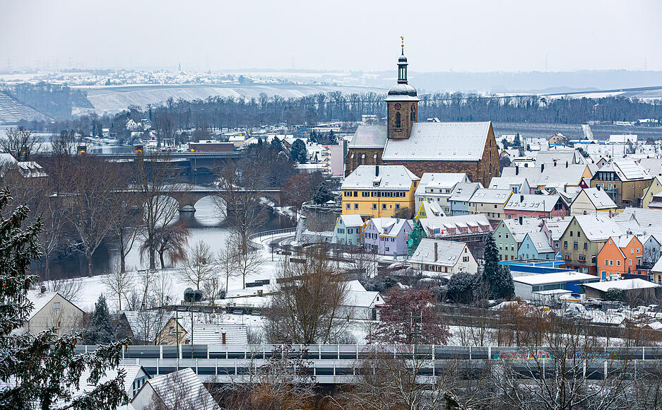 Lauffen ist am Dienstag in wei&szlig; geh&uuml;llt.