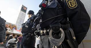 Beim Spiel des VfB Stuttgart gegen Maccabi Tel Aviv war es vergangene Woche zu einem Gro&szlig;einsatz von Polizei und Zoll gekommen.