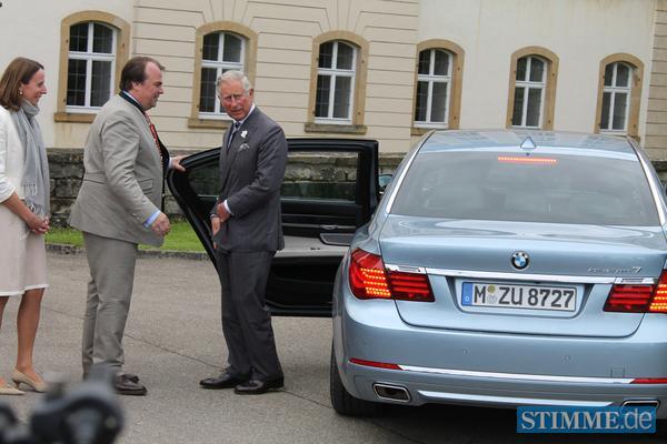 Prinz Charles ist auf Schloss Langeburg angekommen.