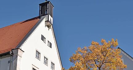 Gerade zeigt sich der Herbst von der schönsten Seite, da wird schon über Weihnachtsbeleuchtung diskutiert. In Weinsberg ist klar, dass diese deutlich reduziert wird.
Foto: Stefanie Pfäffle