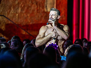 Ganz viel nackte Haut gibt es beim Auftritt der Sixx Paxx in der Heilbronner Harmonie. Ganz viel nackte Haut gibt es beim Auftritt der Sixx Paxx in der Heilbronner Harmonie.