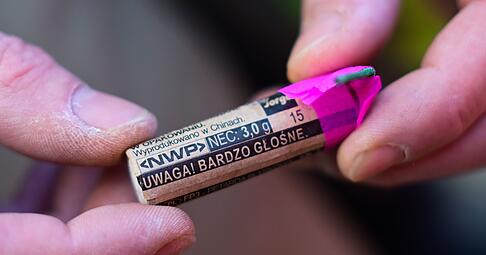 Ein Mann soll in Heilbronn Böller auf Fußgänger geworfen haben. Ein Mann soll in Heilbronn Böller auf Fußgänger geworfen haben.