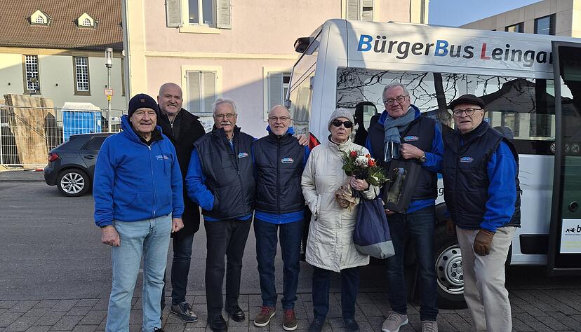 Auf dem Foto von links: Gottfried Klenk, B&uuml;rgermeister Ralf Steinbrenner, Otto Weiss, Wolfgang Joschonek, Edelgard Drechsel, Klaus Werner und Siegfried Lambert.