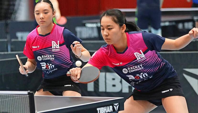 Wenna Tu (rechts) gewann gegen den TSV Korntal am Sonntag nicht nur das Doppel an der Seite von Minh-Thao Nguyen (links).