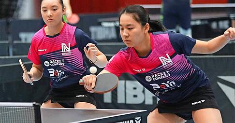 Wenna Tu (rechts) gewann gegen den TSV Korntal am Sonntag nicht nur das Doppel an der Seite von Minh-Thao Nguyen (links).
