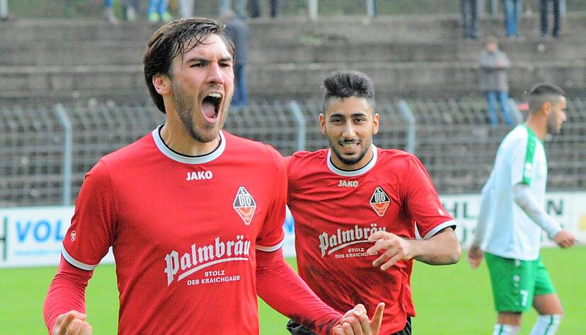 Christian Schweinfurth (links) wird dem VfB Eppingen an diesem Samstag fehlen, wenn es gegen den Tabellenzweiten aus Heddesheim geht. Auch Marc Söder und Kevin Haas sind nicht einsatzfähig.Foto: Archiv/Krüger Christian Schweinfurth (links) wird dem VfB Eppingen an diesem Samstag fehlen, wenn es gegen den Tabellenzweiten aus Heddesheim geht. Auch Marc Söder und Kevin Haas sind nicht einsatzfähig.Foto: Archiv/Krüger