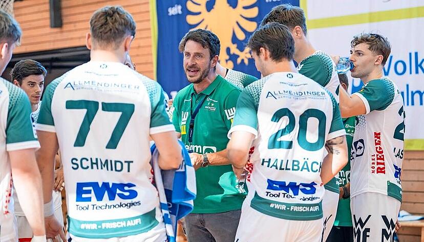 Kommunikation ist für Trainer Ben Matschke bei seiner neuen Aufgabe in Göppingen das A und O. Das war schon beim Testspiel in Willsbach zu sehen. Kommunikation ist für Trainer Ben Matschke bei seiner neuen Aufgabe in Göppingen das A und O. Das war schon beim Testspiel in Willsbach zu sehen.