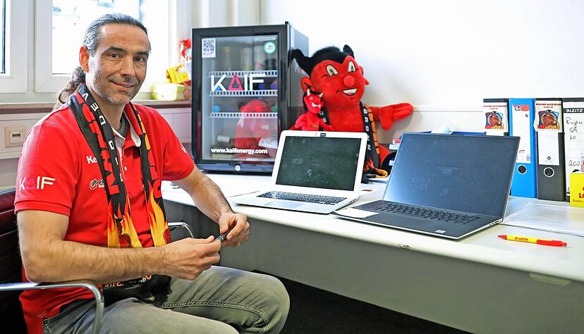 Andreas Sadri hat sein Büro im Gewerbegebiet Böllinger Höfe. Auf der Geschäftsstelle des Ringer-Bundesligisten laufen alle Fäden zusammen.