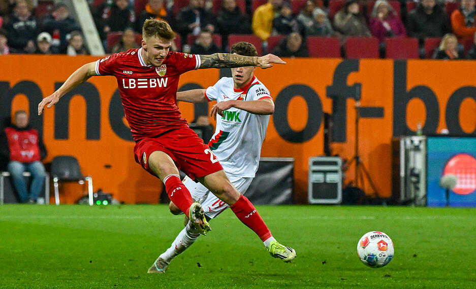 Finn Jeltsch: Stark in der Defensive. Vor dem 3:1 wirft er sich zweimal in den Schuss der Augsburger. Sorgte nach dem zweiten Augsburger Treffer durch einen Ballverlust für Gefahr. Note: 2,5 Finn Jeltsch: Stark in der Defensive. Vor dem 3:1 wirft er sich zweimal in den Schuss der Augsburger. Sorgte nach dem zweiten Augsburger Treffer durch einen Ballverlust für Gefahr. Note: 2,5
